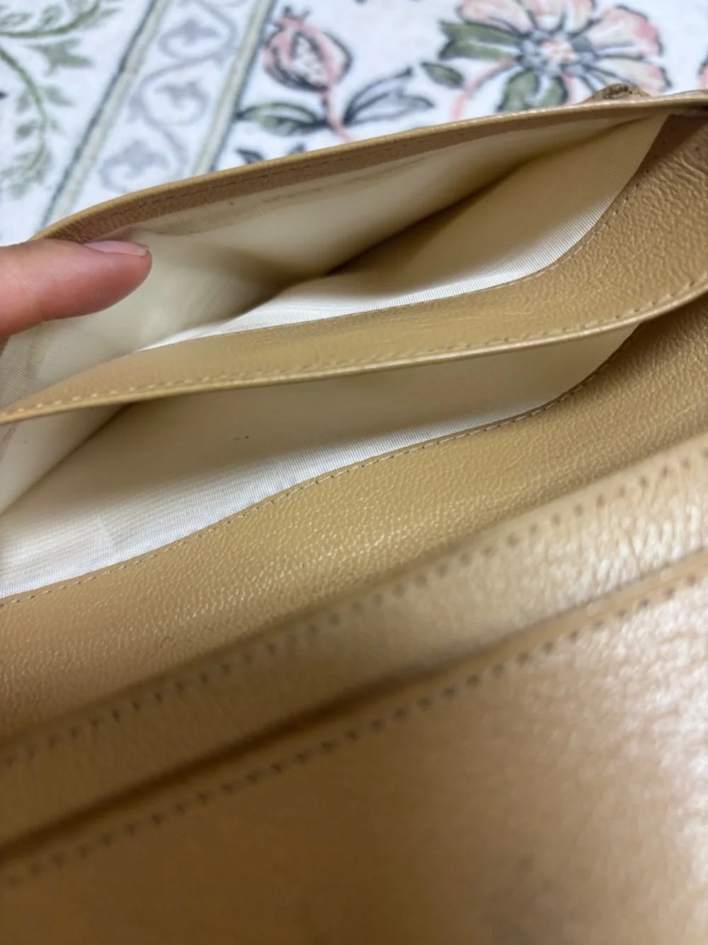 CHANEL Metallic Gold Caviar Leather Continental‎ Wallet